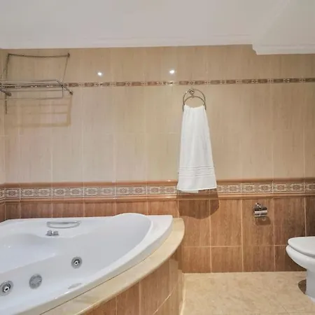 Con Jacuzzi Y Parking En San Pedro - Del Valle 72 2 Marbellac