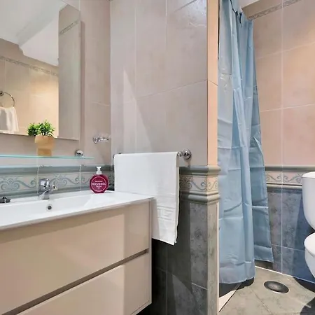 Con Jacuzzi Y Parking En San Pedro - Del Valle 72 2 Lägenhet *